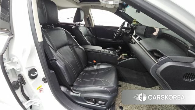 Lexus ES300h 7th generation 2019 Белый из Кореи, фото 2