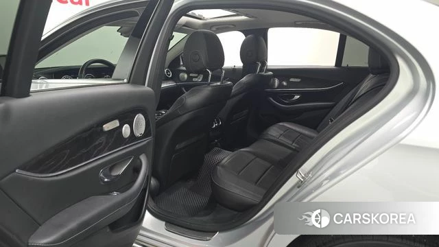Mercedes-Benz E-Class W213 2018 Серебряный из Кореи, фото 2