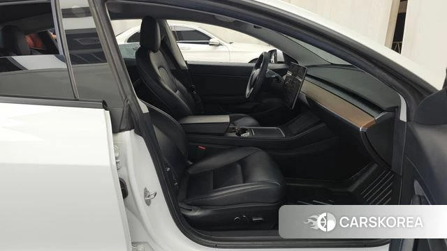 Tesla Model 3 2021 Белый из Кореи, фото 2