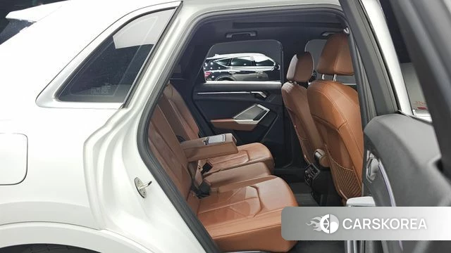 Audi Q3 (F3) 2024 Белый из Кореи, фото 2