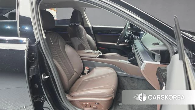 Hyundai Grandeur Hybrid (GN7) 2023 Черный из Кореи, фото 2