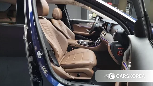 Mercedes-Benz E-Class W213 2019 Синий из Кореи, фото 2