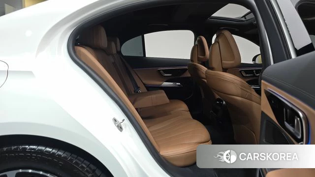 Mercedes-Benz E-Class W214 2025 Белый из Кореи, фото 2