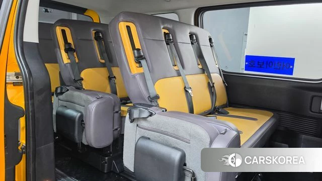 Hyundai Staria 2024 Желтый из Кореи, фото 2