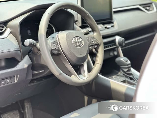 Toyota RAV4 2022 Белый из Китая, фото 2