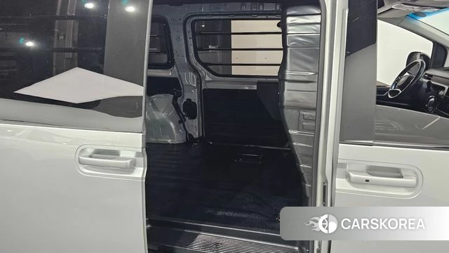 Hyundai Staria 2022 Серебристо-серый из Кореи, фото 2