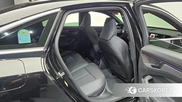 Audi A6 (C9) 2026 Черный из Кореи, фото 2