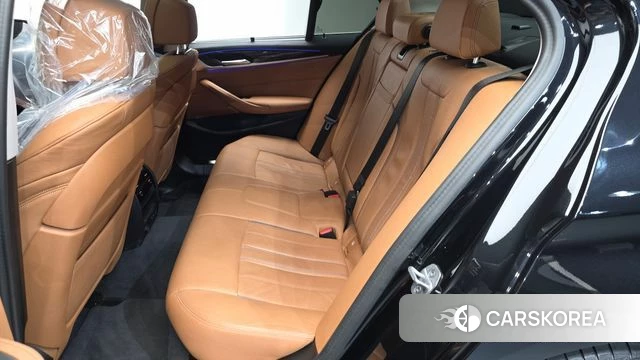 BMW 5 Series (G30) 2023 Черный из Кореи, фото 2