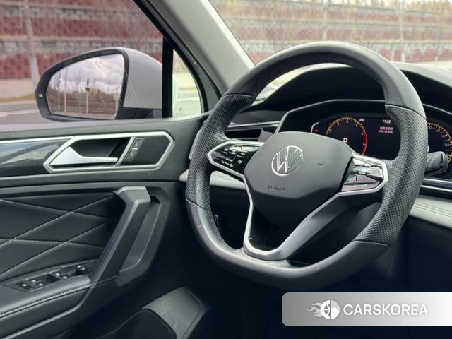 Volkswagen Tiguan L 2023 Белый из Китая, фото 2