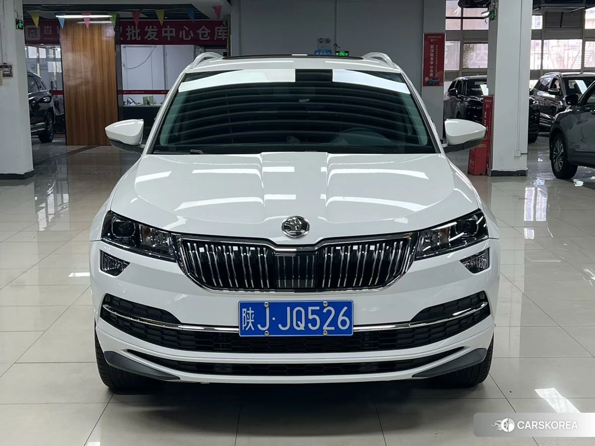 Skoda Karoq 2022 Белый из Китая, фото 2