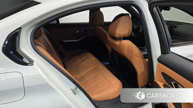 BMW 3 Series (G20) 2024 Белый из Кореи, фото 2