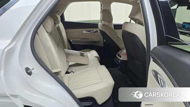 Genesis GV70 2022 Белый из Кореи, фото 2