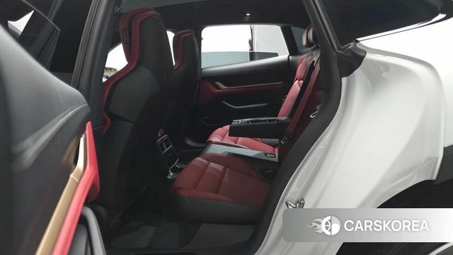 Porsche Taycan 2024 Белый из Кореи, фото 2