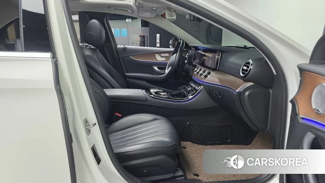 Mercedes-Benz E-Class W213 2020 Белый из Кореи, фото 2