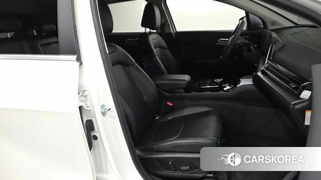 Kia Sportage 5th Generation Hybrid 2024 Белый из Кореи, фото 2