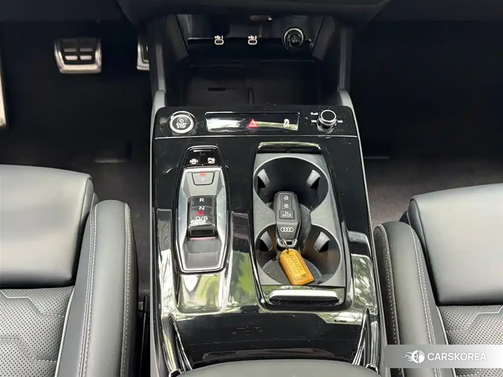Audi Q6L 2025 Белый из Китая, фото 2