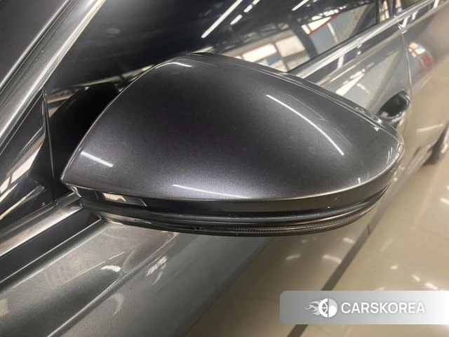 Audi A6L 2022 Темно-серый из Китая, фото 2