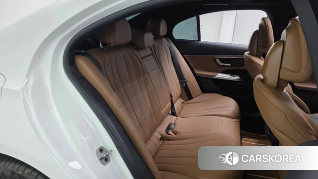 Mercedes-Benz E-Class W214 2026 Белый из Кореи, фото 2