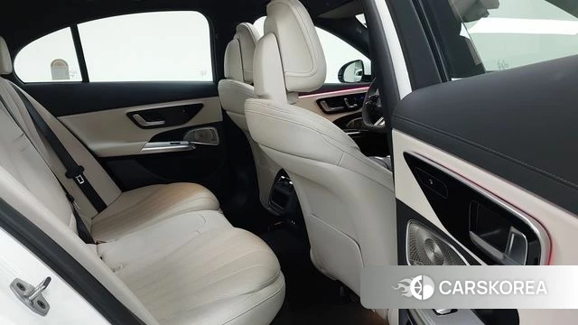 Mercedes-Benz E-Class W214 2026 Белый из Кореи, фото 2