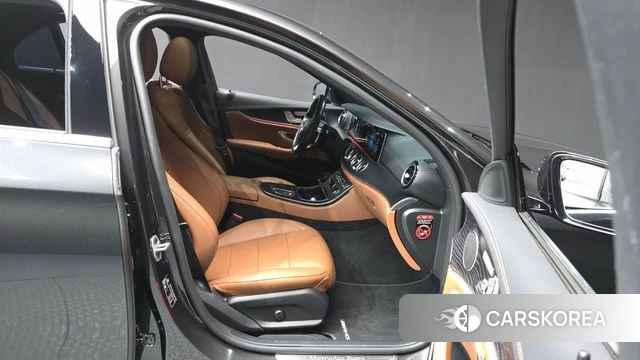 Mercedes-Benz E-Class W213 2021 Серый из Кореи, фото 2