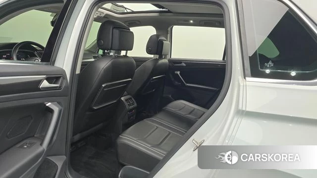 Volkswagen Tiguan second Generation 2020 Белый из Кореи, фото 2