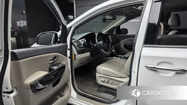 Kia The New Carnival 2019 Белый из Кореи, фото 2