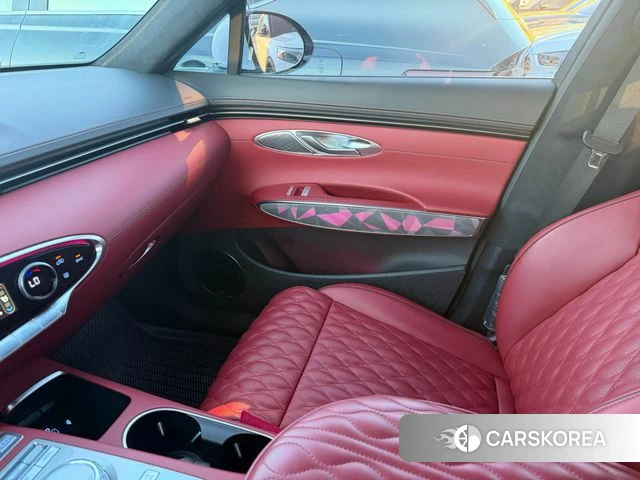 Genesis GV70 2023 Белый из Кореи, фото 2