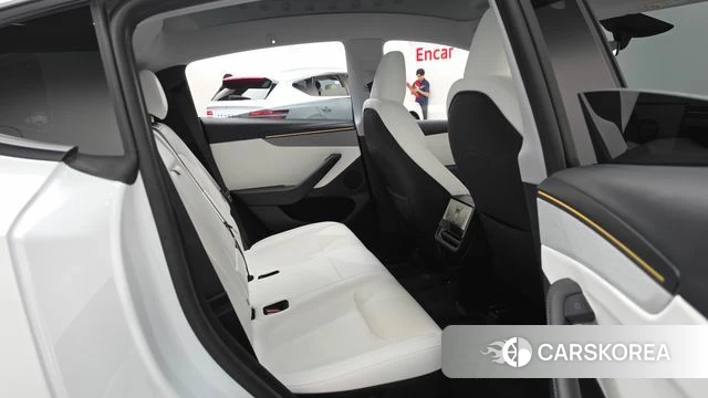 Tesla Model Y 2025 Белый из Кореи, фото 2