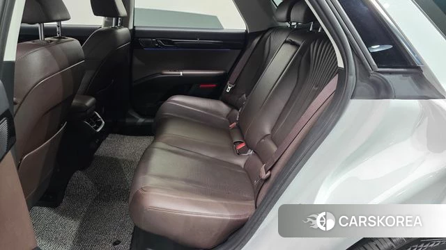 Hyundai Grandeur Hybrid (GN7) 2023 Белый из Кореи, фото 2