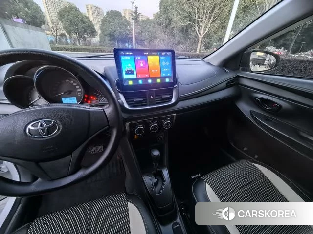 Toyota Yaris L 2021 Белый из Китая, фото 2