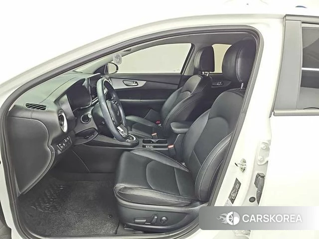 Kia The New K3 2nd generation 2021 Белый из Кореи, фото 2