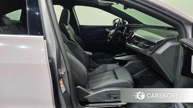 Audi Q4 e-Tron (F4) 2025 Розовый из Кореи, фото 2