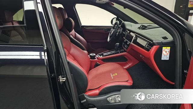 Porsche Macan 2023 Черный из Кореи, фото 2