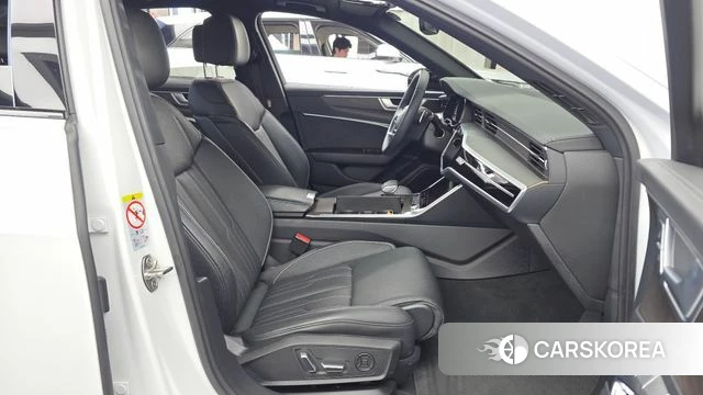 Audi A6 (C8) 2024 Белый из Кореи, фото 2