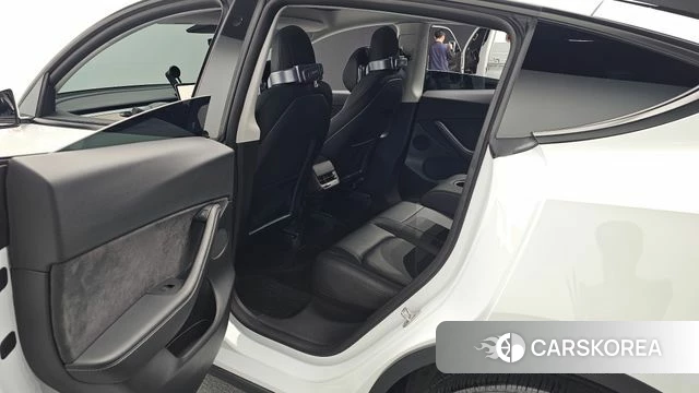 Tesla Model Y 2021 Белый из Кореи, фото 2