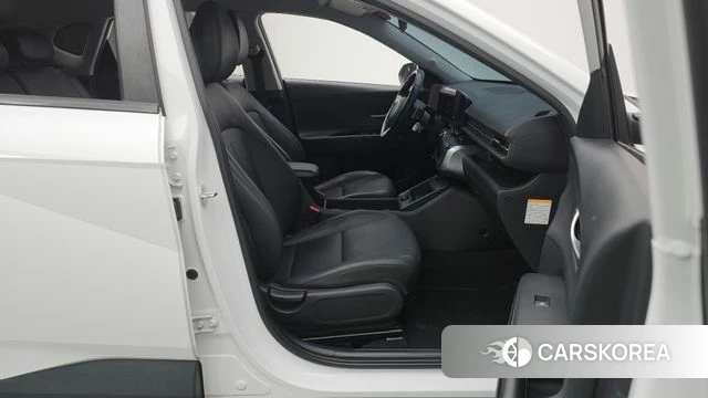 Hyundai Kona Hybrid (SX2) 2023 Белый из Кореи, фото 2