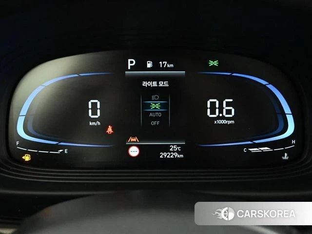 Hyundai Venue 2024 Белый из Кореи, фото 2