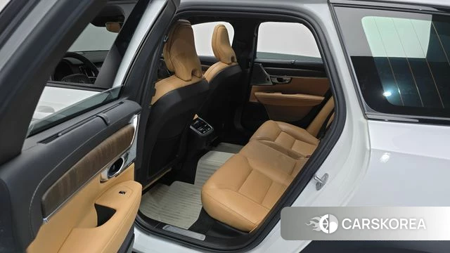 Volvo V90 Cross-Country 2024 Белый из Кореи, фото 2