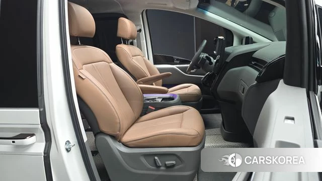 Hyundai Staria 2024 Белый из Кореи, фото 2