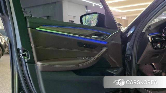 BMW 5 Series (G30) 2019 Серый из Кореи, фото 2