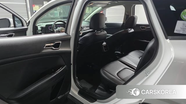 Kia Sportage 5th Generation 2023 Белый из Кореи, фото 2