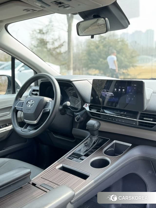 Toyota Granvia 2024 Белый из Китая, фото 2