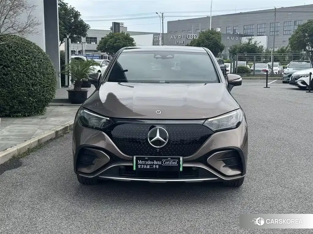Mercedes-Benz EQE 2023 Champagne/brown из Китая, фото 2