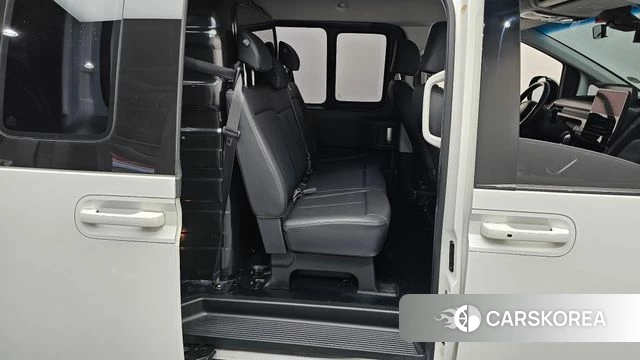 Hyundai Staria 2023 Белый из Кореи, фото 2