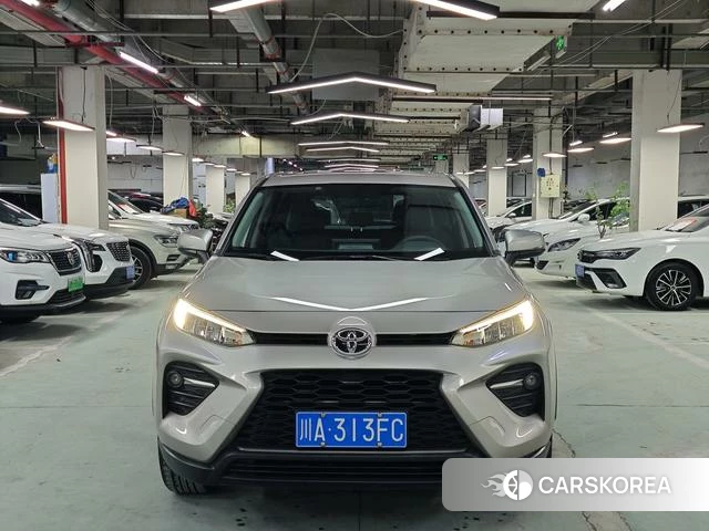 Toyota Wildlander 2023 Шампань из Китая, фото 2
