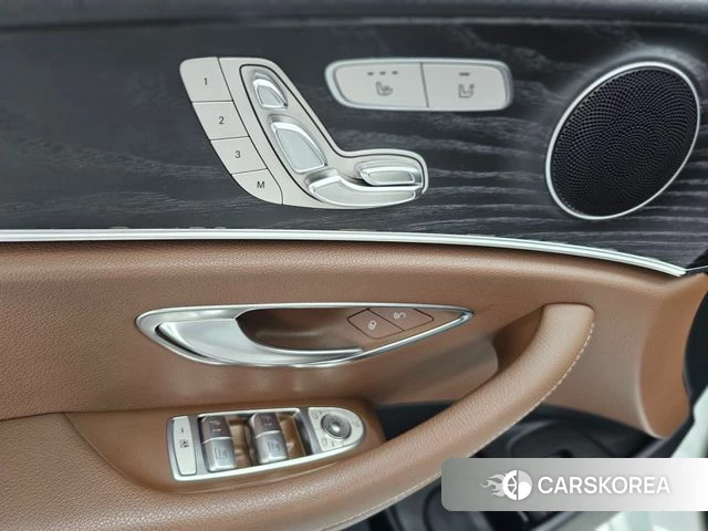 Mercedes-Benz E-Class W213 2019 Белый из Кореи, фото 2