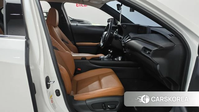 Lexus UX250h 2019 Белый из Кореи, фото 2