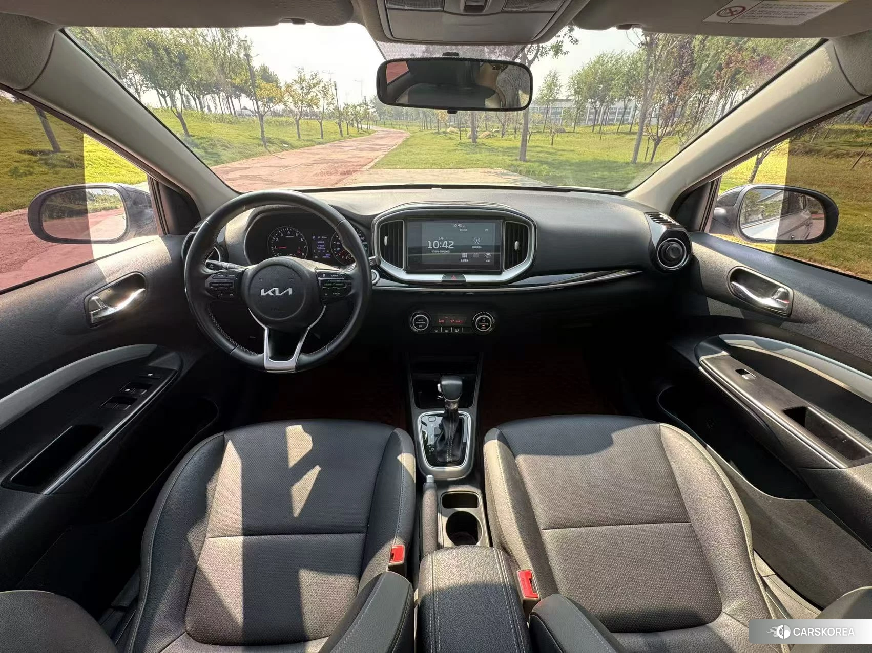 Новый Kia Sonet 2026 Белый из Китая, фото 2