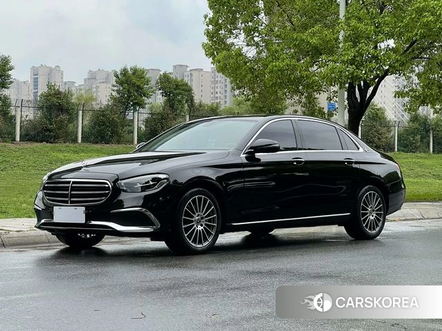 Mercedes-Benz E-Class 2023 Черный из Китая, фото 2