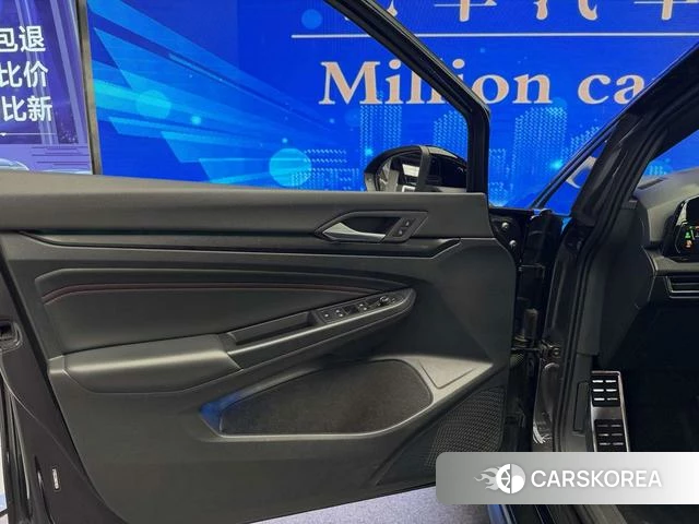 Volkswagen Golf 2021 Черный из Китая, фото 2